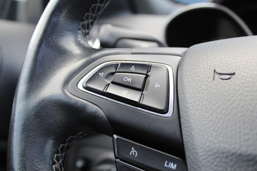 Ford Kuga 1.5 EcoBoost 150PK ST Line | Panoramadak | Trekhaak | Xenon | Winterpack