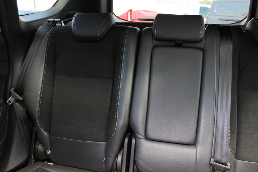 Ford Kuga 1.5 EcoBoost 150PK ST Line | Panoramadak | Trekhaak | Xenon | Winterpack