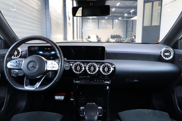 Mercedes-Benz A-Klasse 200 AMG Line LED/SFEER/PANORAMADAK/HALF LEER+S.VERWARMING+MEMORY/CAM/LINE/ACC/ECC/12 MDN GARANTIE!