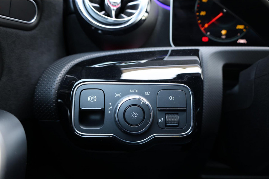 Mercedes-Benz A-Klasse 200 AMG Line LED/SFEER/PANORAMADAK/HALF LEER+S.VERWARMING+MEMORY/CAM/LINE/ACC/ECC/12 MDN GARANTIE!