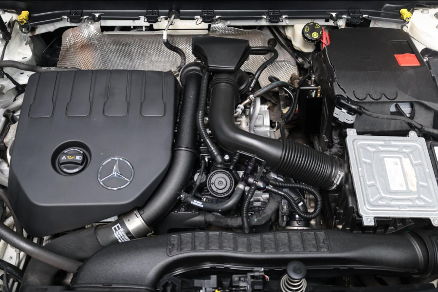Mercedes-Benz A-Klasse 200 AMG Line LED/SFEER/PANORAMADAK/HALF LEER+S.VERWARMING+MEMORY/CAM/LINE/ACC/ECC/12 MDN GARANTIE!