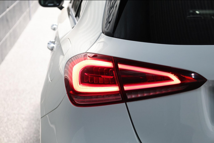 Mercedes-Benz A-Klasse 200 AMG Line LED/SFEER/PANORAMADAK/HALF LEER+S.VERWARMING+MEMORY/CAM/LINE/ACC/ECC/12 MDN GARANTIE!
