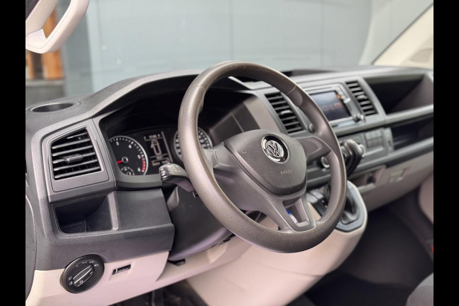 Volkswagen Transporter 2.0 TDI 150pk L2H1 Automaat | 2X SCHUIF | Camera | Trekhaak | Navi | PDC | Servicebus | Cruisecontrol