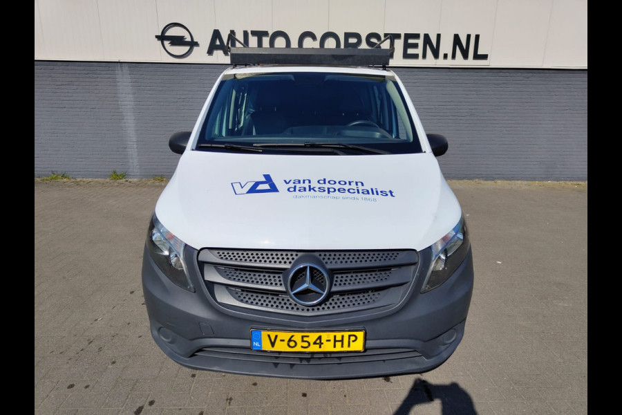 Mercedes-Benz Vito 111 CDI Lang Dubbele Cabine Airco Trekhaak Imperial+Ladderrol Bluetooth Licht/Regen-Sensor Betonplex Vloer Lat om Lat Betimmering Zijschuifdeur Comfort 1e eigenaar! Euro 6