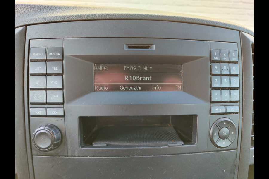 Mercedes-Benz Vito 111 CDI Lang Dubbele Cabine Airco Trekhaak Imperial+Ladderrol Bluetooth Licht/Regen-Sensor Betonplex Vloer Lat om Lat Betimmering Zijschuifdeur Comfort 1e eigenaar! Euro 6