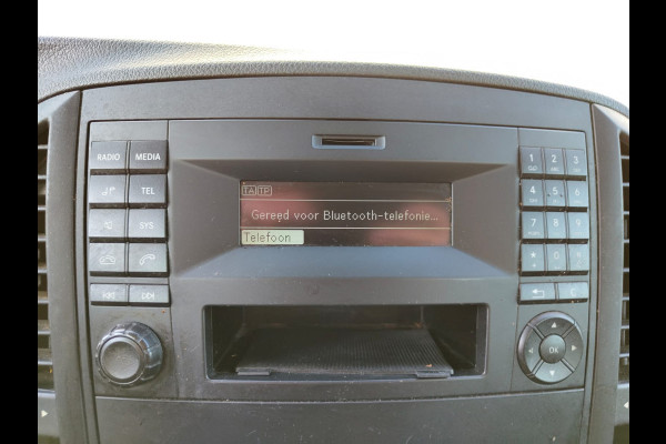 Mercedes-Benz Vito 111 CDI Lang Dubbele Cabine Airco Trekhaak Imperial+Ladderrol Bluetooth Licht/Regen-Sensor Betonplex Vloer Lat om Lat Betimmering Zijschuifdeur Comfort 1e eigenaar! Euro 6