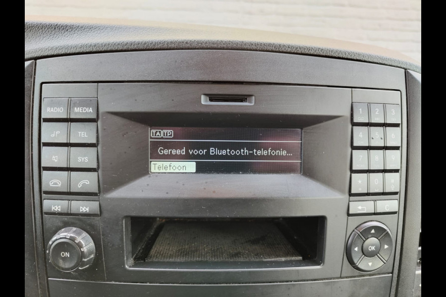 Mercedes-Benz Vito 111 CDI Lang Dubbele Cabine Airco Trekhaak Imperial+Ladderrol Bluetooth Licht/Regen-Sensor Betonplex Vloer Lat om Lat Betimmering Zijschuifdeur Comfort 1e eigenaar! Euro 6