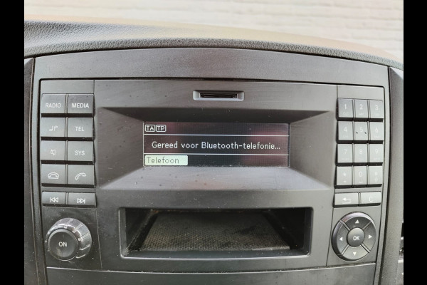Mercedes-Benz Vito 111 CDI Lang Dubbele Cabine Airco Trekhaak Imperial+Ladderrol Bluetooth Licht/Regen-Sensor Betonplex Vloer Lat om Lat Betimmering Zijschuifdeur Comfort 1e eigenaar! Euro 6