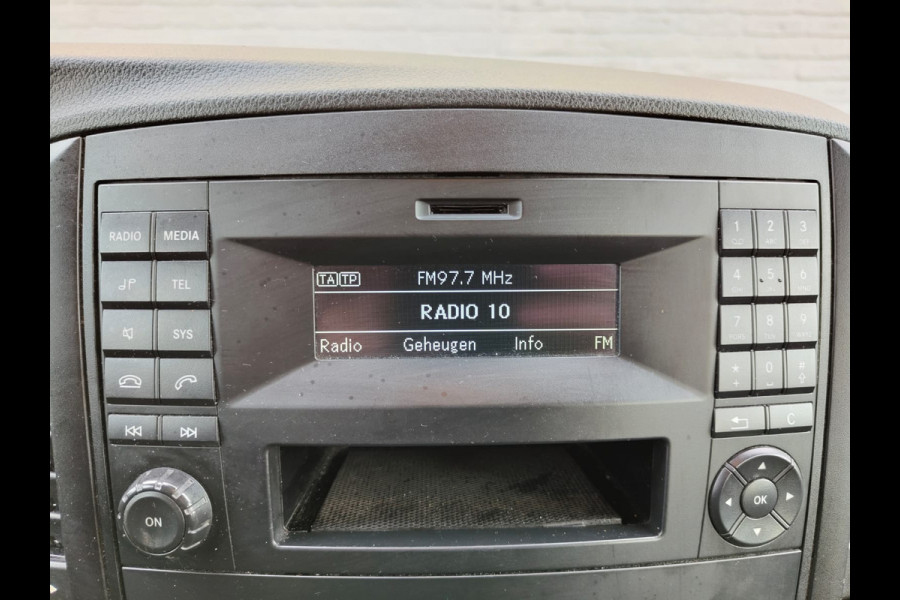 Mercedes-Benz Vito 111 CDI Lang Dubbele Cabine Airco Trekhaak Imperial+Ladderrol Bluetooth Licht/Regen-Sensor Betonplex Vloer Lat om Lat Betimmering Zijschuifdeur Comfort 1e eigenaar! Euro 6