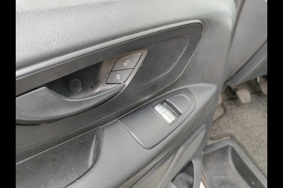 Mercedes-Benz Vito 111 CDI Lang Dubbele Cabine Airco Trekhaak Imperial+Ladderrol Bluetooth Licht/Regen-Sensor Betonplex Vloer Lat om Lat Betimmering Zijschuifdeur Comfort 1e eigenaar! Euro 6