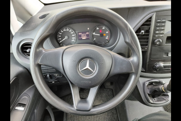 Mercedes-Benz Vito 111 CDI Lang Dubbele Cabine Airco Trekhaak Imperial+Ladderrol Bluetooth Licht/Regen-Sensor Betonplex Vloer Lat om Lat Betimmering Zijschuifdeur Comfort 1e eigenaar! Euro 6