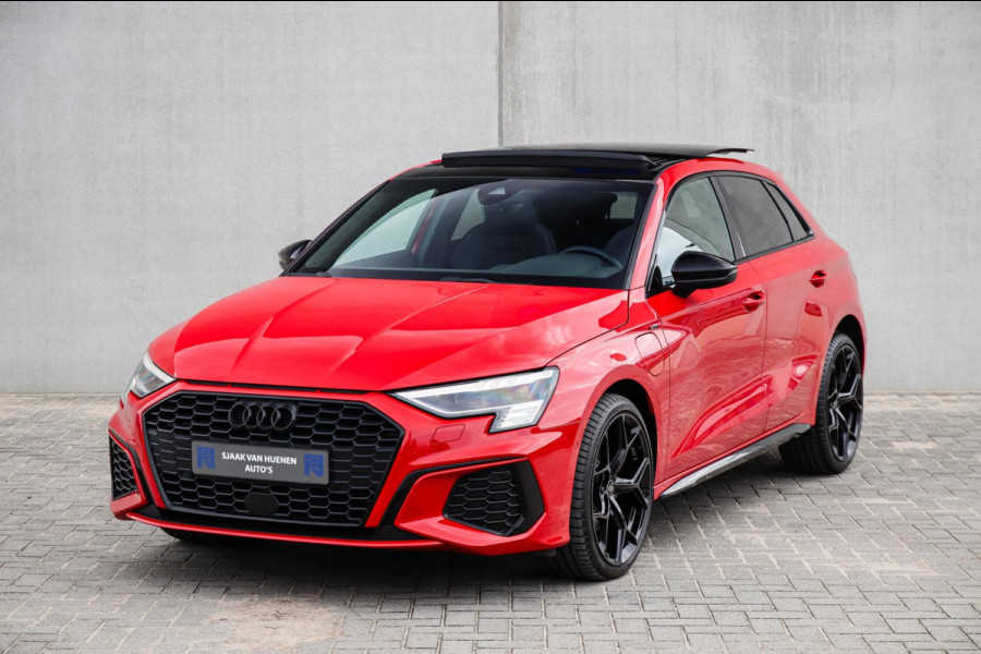 Audi A3 Sportback 40TFSI e PHEV S Edition S line Competition 204pk S-Tronic|Panoramadak|Virtual Cockpit|Supersport Kuipstoelen|B&O