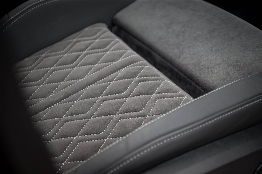 Audi A3 Sportback 40TFSI e PHEV S Edition S line Competition 204pk S-Tronic|Panoramadak|Virtual Cockpit|Supersport Kuipstoelen|B&O