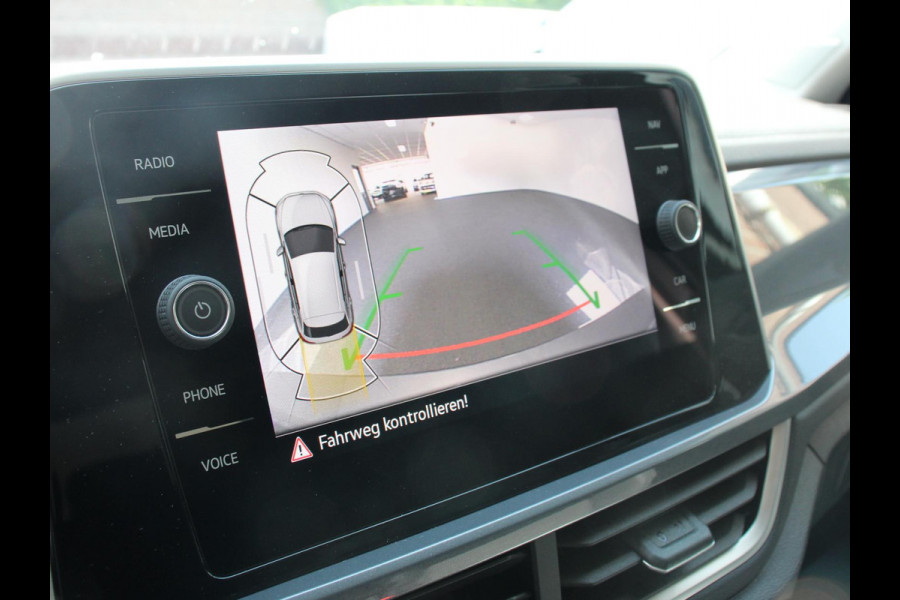 Volkswagen T-Roc 1.5 TSI 150pk DSG Style Navigatie Apple Carplay/Android Auto Digitale Cockpit Climate Control Lichtmetalen velgen