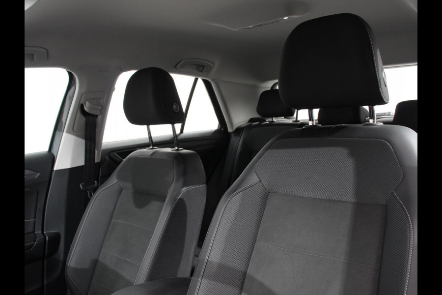 Volkswagen T-Roc 1.5 TSI 150pk DSG Style Navigatie Apple Carplay/Android Auto Digitale Cockpit Climate Control Lichtmetalen velgen