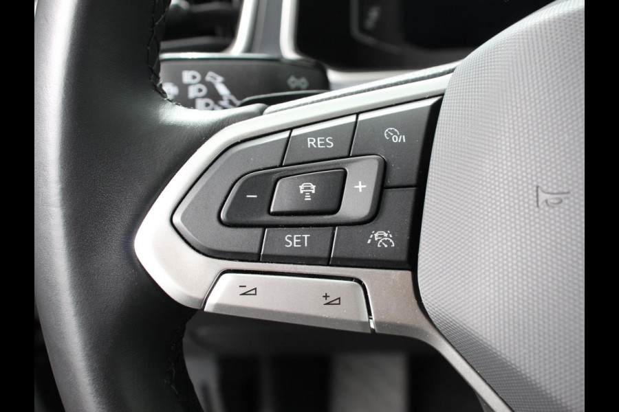 Volkswagen T-Roc 1.5 TSI 150pk DSG Style Navigatie Apple Carplay/Android Auto Digitale Cockpit Climate Control Lichtmetalen velgen