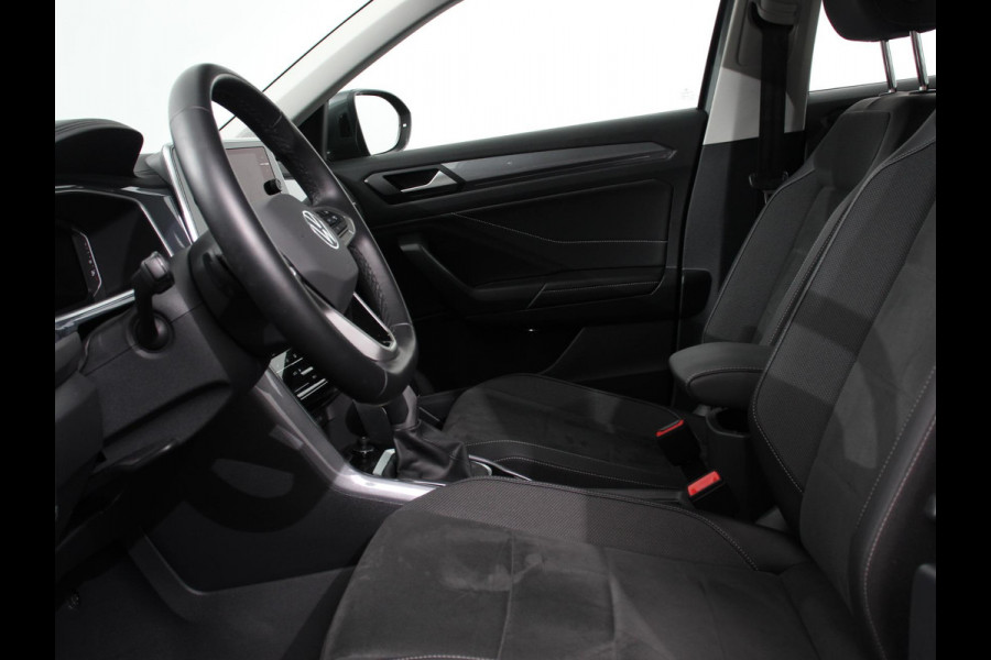 Volkswagen T-Roc 1.5 TSI 150pk DSG Style Navigatie Apple Carplay/Android Auto Digitale Cockpit Climate Control Lichtmetalen velgen