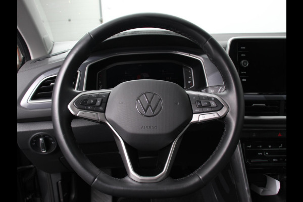 Volkswagen T-Roc 1.5 TSI 150pk DSG Style Navigatie Apple Carplay/Android Auto Digitale Cockpit Climate Control Lichtmetalen velgen