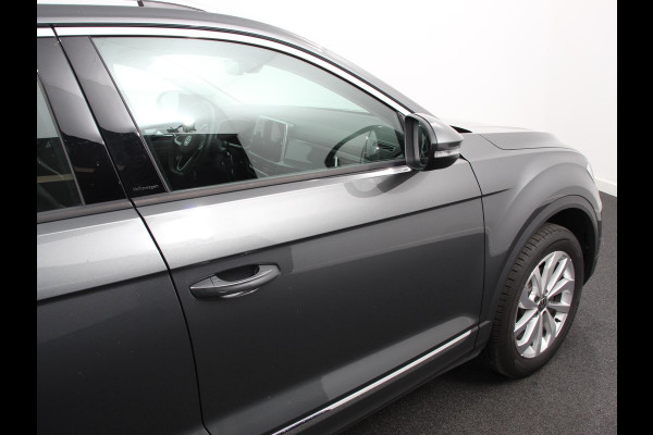 Volkswagen T-Roc 1.5 TSI 150pk DSG Style Navigatie Apple Carplay/Android Auto Digitale Cockpit Climate Control Lichtmetalen velgen