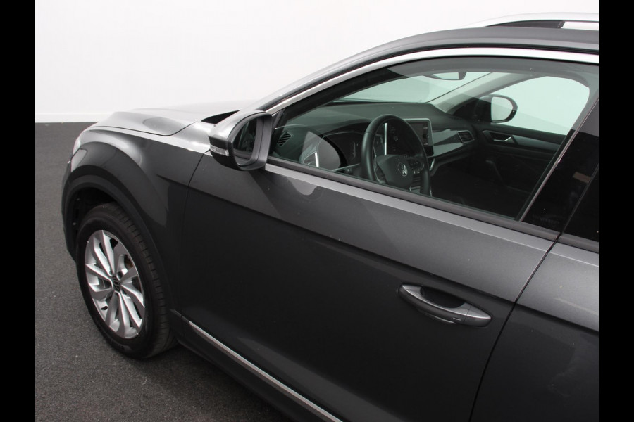 Volkswagen T-Roc 1.5 TSI 150pk DSG Style Navigatie Apple Carplay/Android Auto Digitale Cockpit Climate Control Lichtmetalen velgen