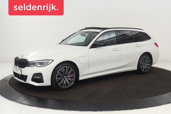 BMW 3-serie 330e M Sport | Panoramadak | Head-Up | Laserlight | Adaptive cruise | Leder | Stoelverwarming | Camera | Sfeerverlichting | Carplay | Sportstoelen | Live Cockpit