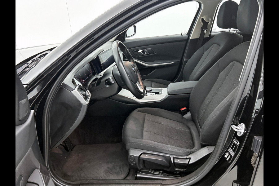 BMW 3 Serie Touring 320i Executive Edition(1e Eig, NL-auto, Dealer onderH, Navi Prof, StoelV, Sportstoelen, Parkeerhulp, Etc)