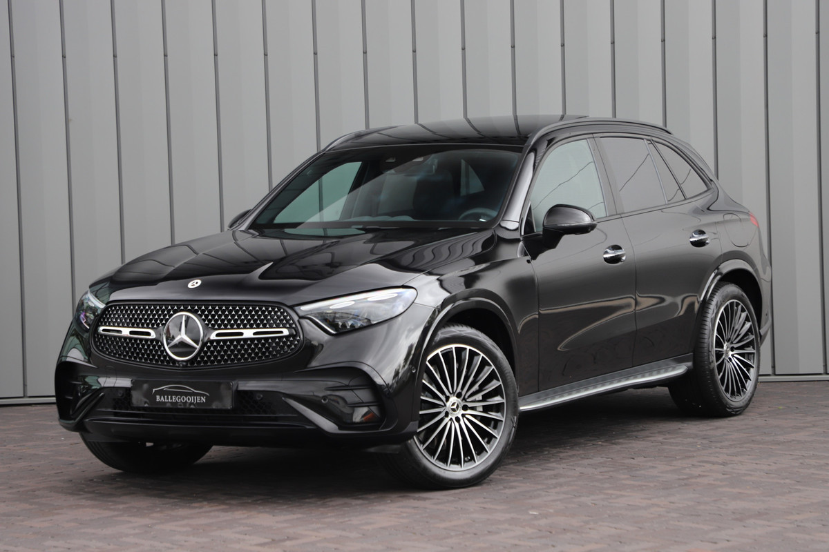 Mercedes-Benz GLC 300de AMG 4-Matic | 333PK | Achterasbesturing | Luchtvering | Massage | Head-up | Keyles-go | Distronic+ | Pano | Digital-light Mercedes-Benz GLC 300de AMG 4-Matic | 333PK | Achterasbesturing | Luchtvering | Massage | Head-up | Keyles-go | Distronic+ | Pano | Digital-light