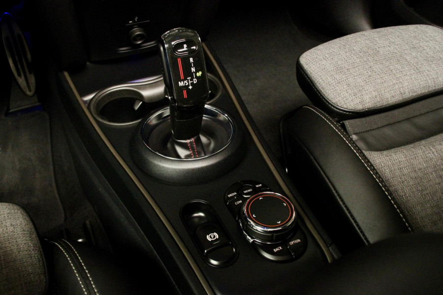 MINI Countryman 2.0 Cooper S JCW Automaat 192 PK Facelift |PANORAMADAK, CARPLAY, STOELVERWARMING, HUD, TREKHAAK, HARMAN/KARDON, PDC, LED|
