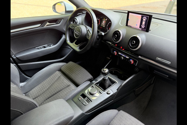Audi A3 Limousine 1.5 TFSI CoD Sport S Line Edition l ACC l Climate l Navi l Bi-Xenon l
