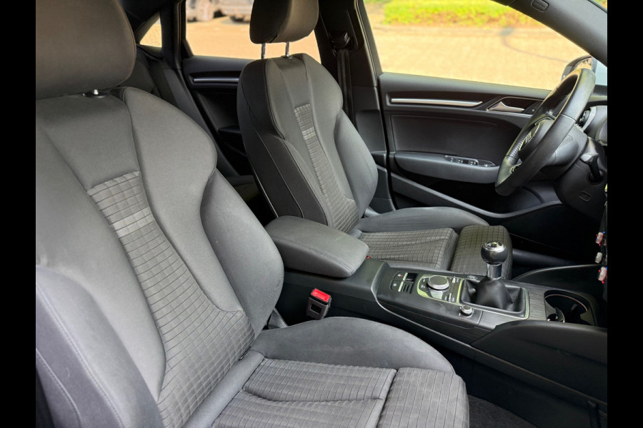 Audi A3 Limousine 1.5 TFSI CoD Sport S Line Edition l ACC l Climate l Navi l Bi-Xenon l