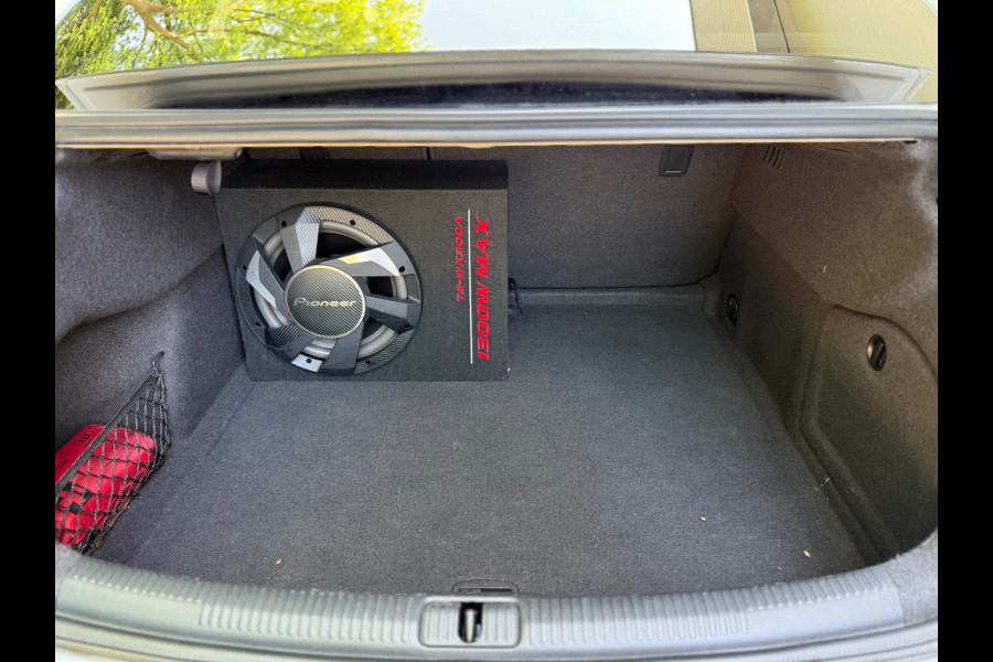 Audi A3 Limousine 1.5 TFSI CoD Sport S Line Edition l ACC l Climate l Navi l Bi-Xenon l
