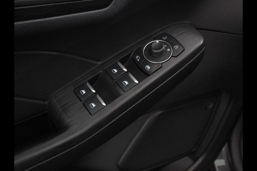 Ford Kuga 2.5 PHEV 225pk ST-Line X | Navigatie | Apple Carplay/Android Auto | Parkeersensoren | Camera | Adaptive Cruise Control | Blind Spot Assist | Elektrische achterklep | Stuurverwarming | Park Assist | LED-koplampen |