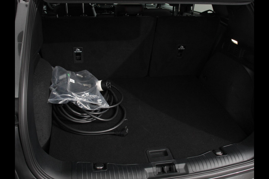 Ford Kuga 2.5 PHEV 225pk ST-Line X | Navigatie | Apple Carplay/Android Auto | Parkeersensoren | Camera | Adaptive Cruise Control | Blind Spot Assist | Elektrische achterklep | Stuurverwarming | Park Assist | LED-koplampen |