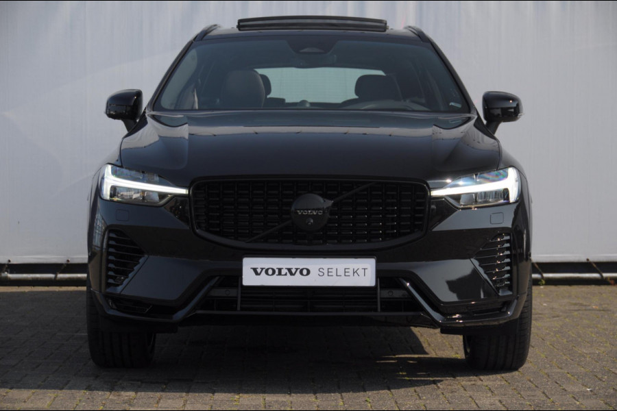 Volvo XC60 T6 350PK Automaat Plus Black Edition Adaptieve cruise control / BLIS / Pakeersensoren met camera / Elektrische stoelen / Navigatie / 360 Camera / Head-up Display / Panoramadak / Bowers & Wilkins / 21'' Velgen /