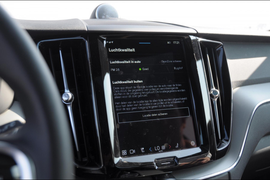 Volvo XC60 T6 350PK Automaat Plus Black Edition Adaptieve cruise control / BLIS / Pakeersensoren met camera / Elektrische stoelen / Navigatie / 360 Camera / Head-up Display / Panoramadak / Bowers & Wilkins / 21'' Velgen /