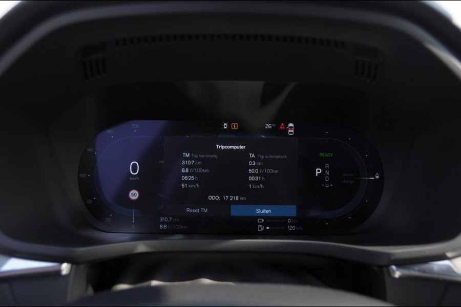 Volvo XC60 T6 350PK Automaat Plus Black Edition Adaptieve cruise control / BLIS / Pakeersensoren met camera / Elektrische stoelen / Navigatie / 360 Camera / Head-up Display / Panoramadak / Bowers & Wilkins / 21'' Velgen /