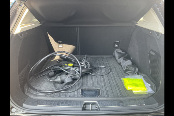 Lynk & Co 01 1.5 262PK PHEV Caplay 360°Cam Stoellverw. Pano.dak Plug-in