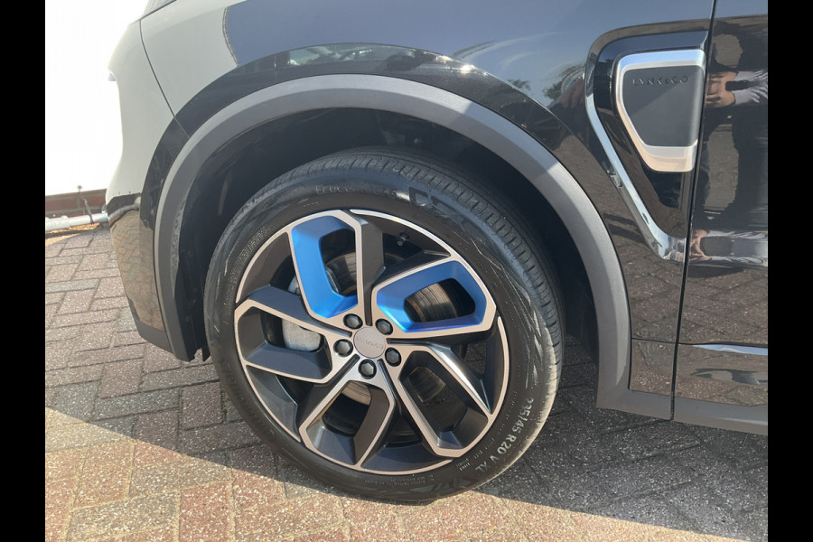 Lynk & Co 01 1.5 262PK PHEV Caplay 360°Cam Stoellverw. Pano.dak Plug-in