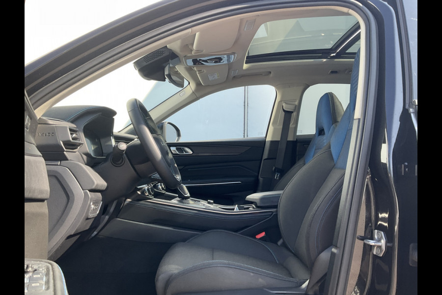 Lynk & Co 01 1.5 262PK PHEV Caplay 360°Cam Stoellverw. Pano.dak Plug-in