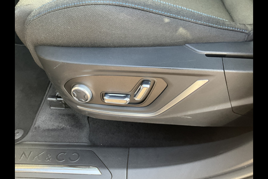Lynk & Co 01 1.5 262PK PHEV Caplay 360°Cam Stoellverw. Pano.dak Plug-in