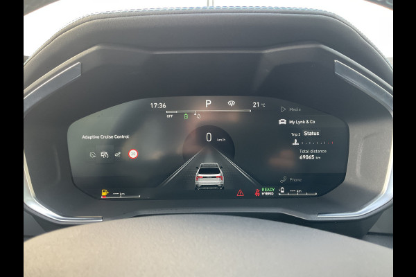 Lynk & Co 01 1.5 262PK PHEV Caplay 360°Cam Stoellverw. Pano.dak Plug-in