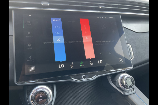 Lynk & Co 01 1.5 262PK PHEV Caplay 360°Cam Stoellverw. Pano.dak Plug-in