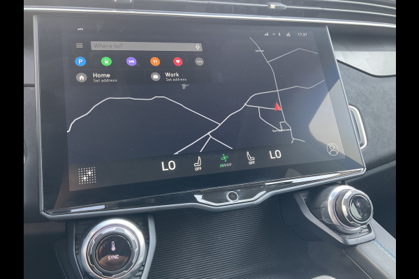 Lynk & Co 01 1.5 262PK PHEV Caplay 360°Cam Stoellverw. Pano.dak Plug-in