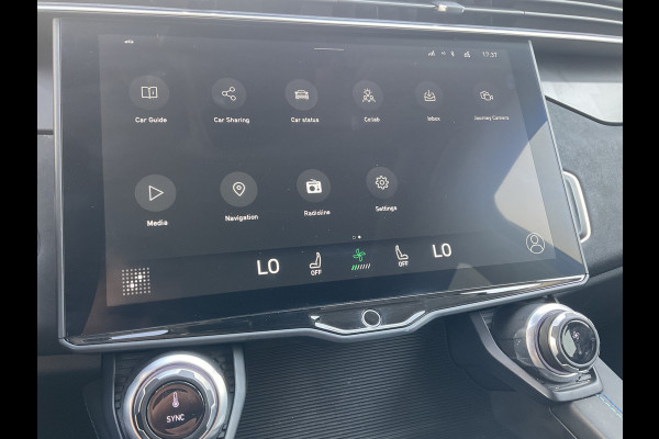 Lynk & Co 01 1.5 262PK PHEV Caplay 360°Cam Stoellverw. Pano.dak Plug-in