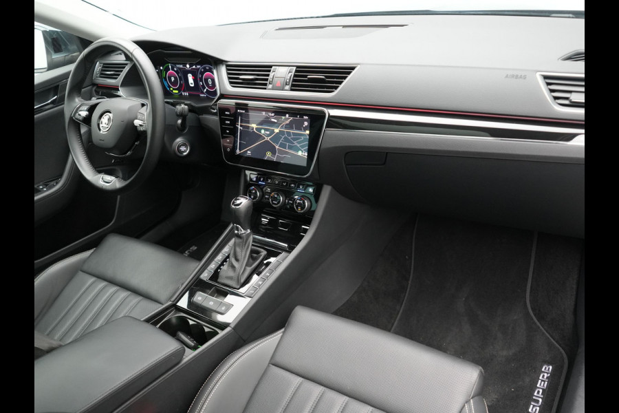 Škoda Superb Combi 1.4 TSI iV Laurin & Klement Plug in Hybrid 218pk PHEV | Trekhaak af Fabriek | Panodak | Carplay |  Lederen Stoelen Memory/Massage | Adaptive Cruise | Sfeerverlichting | 360 Camera | Crystal LED | Virtual | Premium Audio | DAB |