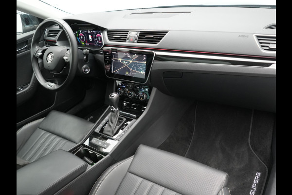 Škoda Superb Combi 1.4 TSI iV Laurin & Klement Plug in Hybrid 218pk PHEV | Trekhaak af Fabriek | Panodak | Carplay |  Lederen Stoelen Memory/Massage | Adaptive Cruise | Sfeerverlichting | 360 Camera | Crystal LED | Virtual | Premium Audio | DAB |