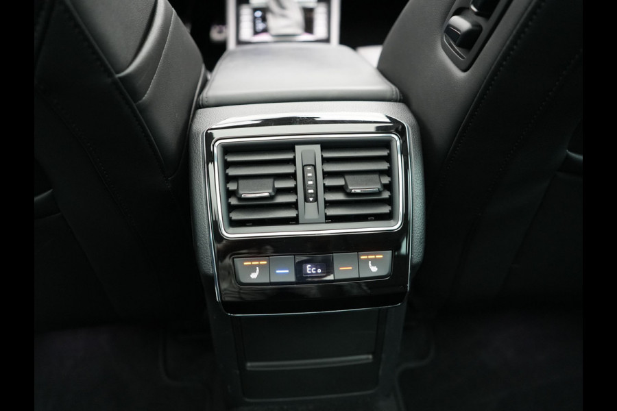 Škoda Superb Combi 1.4 TSI iV Laurin & Klement Plug in Hybrid 218pk PHEV | Trekhaak af Fabriek | Panodak | Carplay |  Lederen Stoelen Memory/Massage | Adaptive Cruise | Sfeerverlichting | 360 Camera | Crystal LED | Virtual | Premium Audio | DAB |