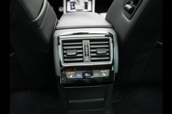 Škoda Superb Combi 1.4 TSI iV Laurin & Klement Plug in Hybrid 218pk PHEV | Trekhaak af Fabriek | Panodak | Carplay |  Lederen Stoelen Memory/Massage | Adaptive Cruise | Sfeerverlichting | 360 Camera | Crystal LED | Virtual | Premium Audio | DAB |