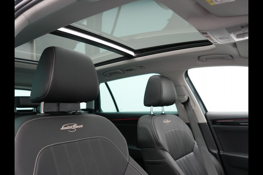 Škoda Superb Combi 1.4 TSI iV Laurin & Klement Plug in Hybrid 218pk PHEV | Trekhaak af Fabriek | Panodak | Carplay |  Lederen Stoelen Memory/Massage | Adaptive Cruise | Sfeerverlichting | 360 Camera | Crystal LED | Virtual | Premium Audio | DAB |