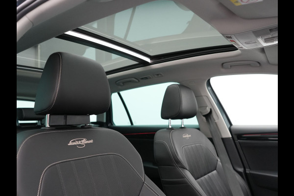 Škoda Superb Combi 1.4 TSI iV Laurin & Klement Plug in Hybrid 218pk PHEV | Trekhaak af Fabriek | Panodak | Carplay |  Lederen Stoelen Memory/Massage | Adaptive Cruise | Sfeerverlichting | 360 Camera | Crystal LED | Virtual | Premium Audio | DAB |